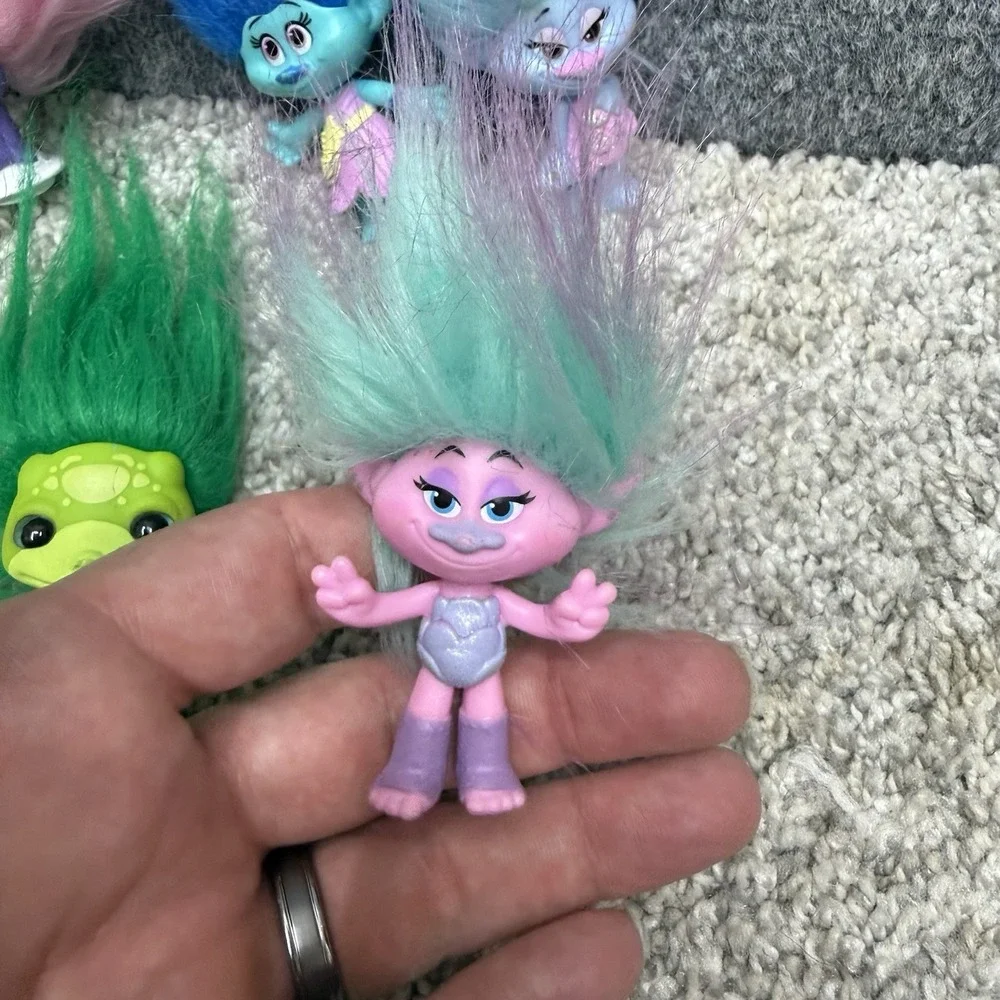 Dreamworks Trolls lot toy figures miniatures frog boy girl and other (READ)